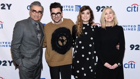 Manis Reuni Pemain Schitt's Creek di Emmy Awards 2021