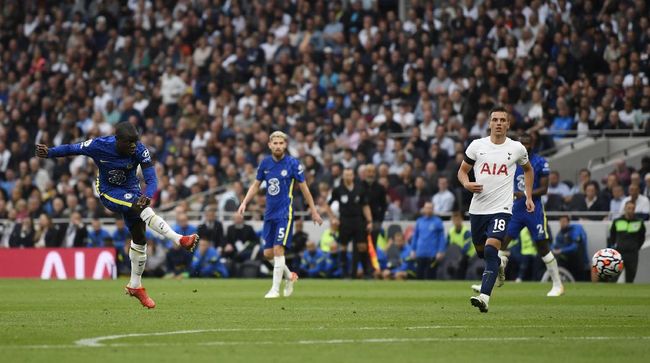Kante Positif Covid Jelang Lawan Juventus, Chelsea Rugi Besar Gelandang Chelsea, N'Golo Kante, dipastikan tidak akan bermain dalam pertandingan Liga Champions melawan Juventus karena positif Covid-19.