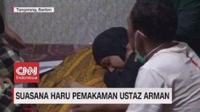 VIDEO: Suasana Haru Pemakaman Ustaz Arman