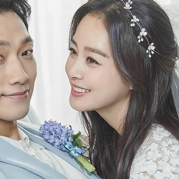 img-title Masuk Jajaran Pasangan Artis Terkaya, Nggak Nyangka Ini 'Pabrik Uang' Fantastis Milik Rain & Kim Tae Hee!