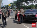 Mobil Jokowi Berhenti Saat Warga Minta Rusun Pasar Rumput
