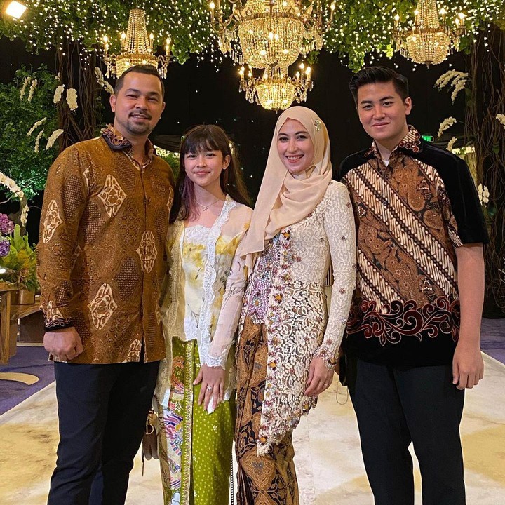 <p>Makin besar, Aquene makin mirip ibunda atau ayahnya nih? (Foto: Instagram @djorghisultan)</p>