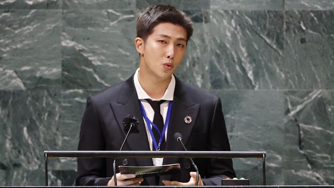 RM BTS menyebut banyak seniman di Korea Selatan yang luput dari perhatian global, namun memiliki bakat dan potensi.