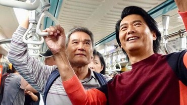 img-title Chow Yun Fat Makan Mi Halal, Gaya Hidup Sederhana Jadi Sorotan