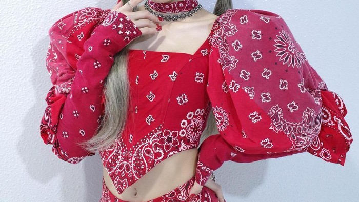 Kesuksesan Debut Solo Lisa BLACKPINK Dipengaruhi Zodiak?