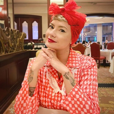 Profil Claudia Adinda Istri Derby Romero yang Bekerja Sebagai Model