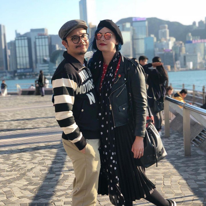 <p>Kabar bahagia datang dari aktor Derby Romero dan istri tercinta, Claudia Adinda nih, Bunda. Mereka baru saja mengumumkan kehamilan anak pertama mereka. (Foto: Instagram @derbyromero)</p>