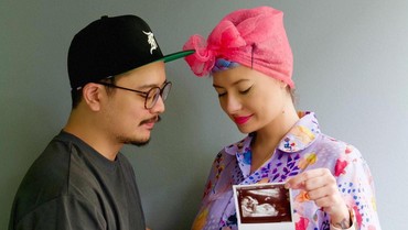 Selamat, Derby Romero Dikaruniai Anak Pertama