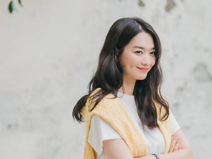 7 Tips Bergaya Fashion Ala Korea, Warna Pastel hingga Pakai Bucket Hat