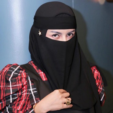 Five Vi Sebut Agama Islam Larang Kuburkan 2 Mayat dalam 1 Liang Lahad