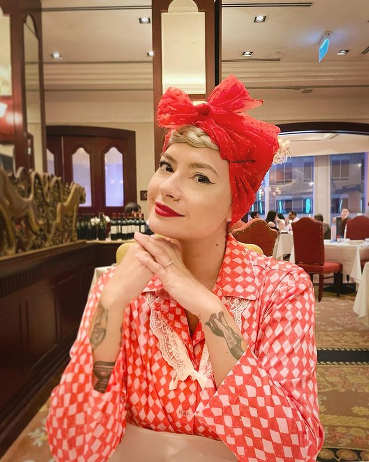 Gaya Nyentrik Claudia Adinda Istri Derby Romero yang Kini Hamil Anak Pertama