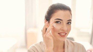 TABIR SURYA ADALAH SKINCARE PAGI PALING WAJIB DIGUNAKAN