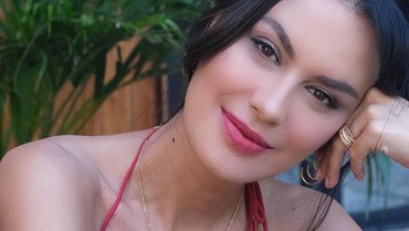 img-title Sophia Latjuba Bicara Agama yang Dianut, Dilema Sejak Kecil
