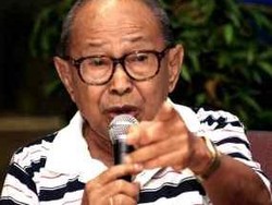 Pakar Hukum Indonesia JE Sahetapy Meninggal Dunia