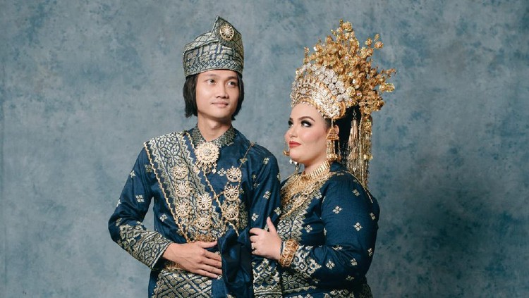 Kisah viral pasangan Tri Nugroho dan Manal Assebbane.