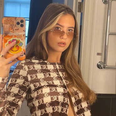 Lirik Lagu Red Flags - Mimi Webb