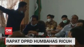 VIDEO: Rapat DPRD Humbahas Ricuh