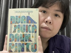 Di Balik Dua Muka Daun Pintu
