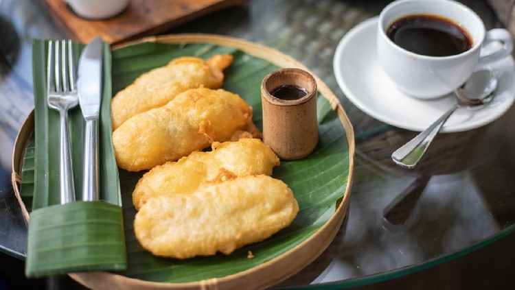 Fried Bananas and coffee