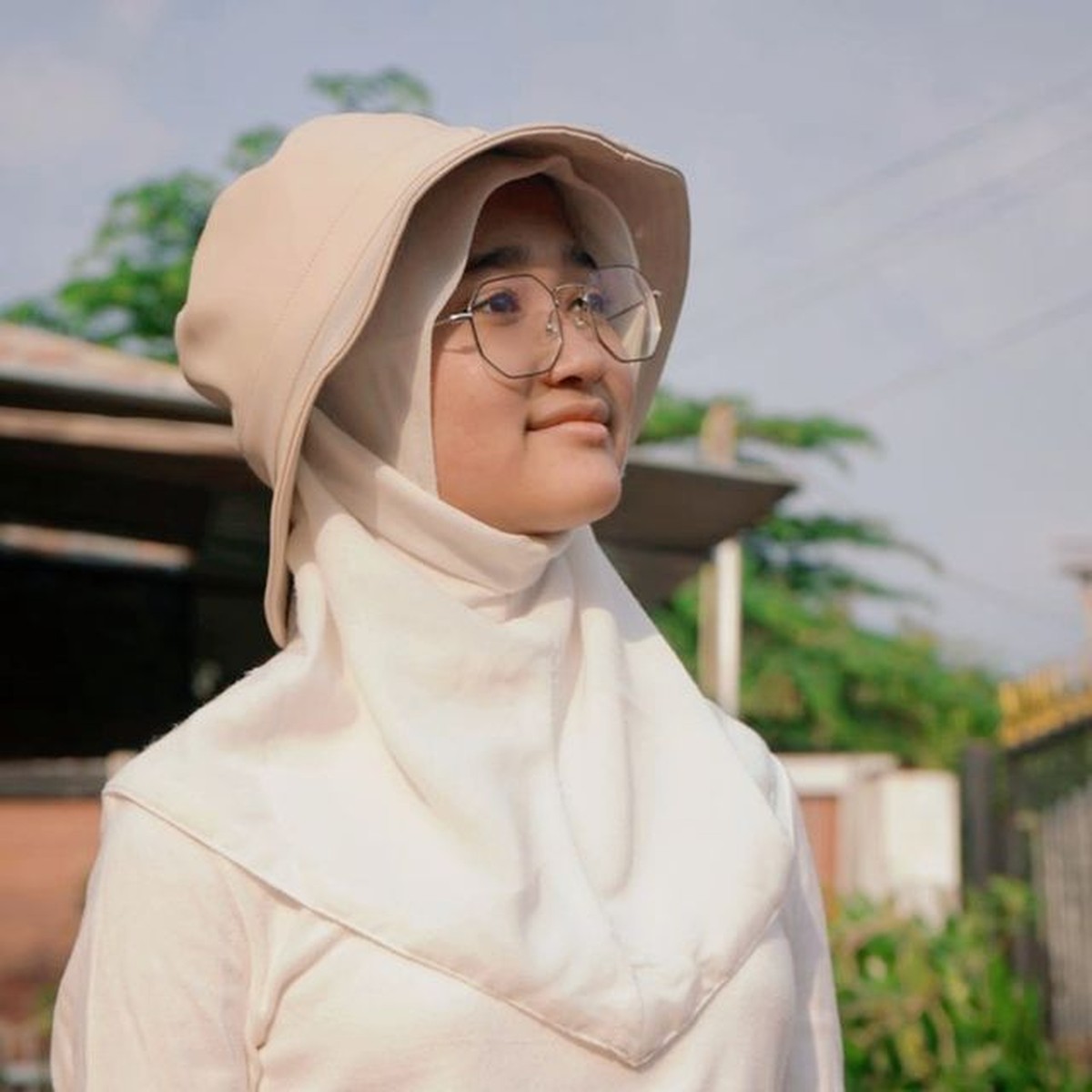 Putri sulung Irfan Hakim&comma; Aisha mempunyai hobi berkuda hingga ikut kompetisi berkuda&period; Yuk kita intip potretnya&excl;