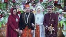 Putra bungsu Sujiwo Tejo&comma; Jagad Narendra baru saja menikah dengan sang kekasih bernama Husnul Chotimah&period; Yuk intip momennya&excl;