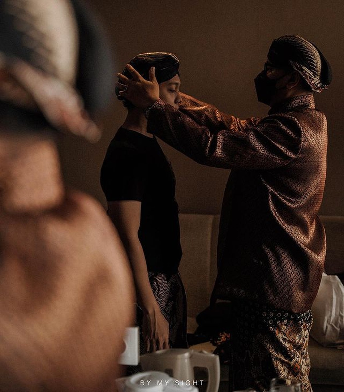 Putra bungsu Sujiwo Tejo&comma; Jagad Narendra baru saja menikah dengan sang kekasih bernama Husnul Chotimah&period; Yuk intip momennya&excl;