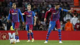 Barcelona Sekarat, Pique Jadi Penyerang Darurat