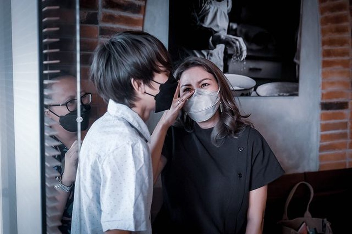 Farewell surprise Lionel Nathan putra sulung Donna Agnesia dan Darius dipenuhi tangis haru keluarga dan teman-teman&period; Yuk intip&excl;