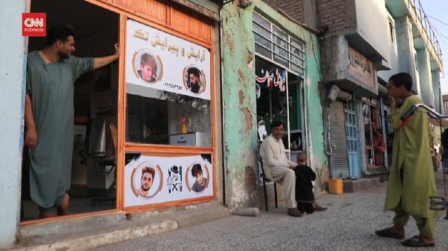 VIDEO: Aturan Rambut Pria Pengaruhi Tukang Cukur Afghanistan