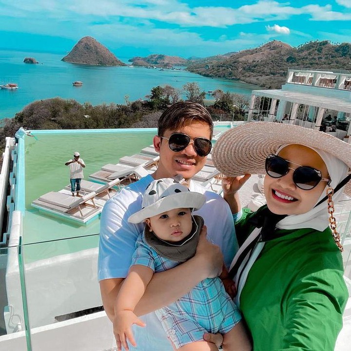 <p>Dari beberapa postingan, terlihat bahwa keluarga Zaskia memilih hotel dengan pemandangan yang indah, Bunda. (Foto: Instagram @irwansyah)</p>