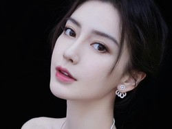 Viral Guru Terancam Dipecat karena Cantik Mirip Artis China Angelababy