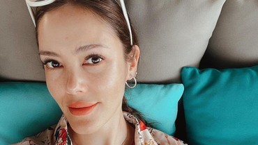 Cathy Sharon Dulang Pujian Saat Tampil Berhijab