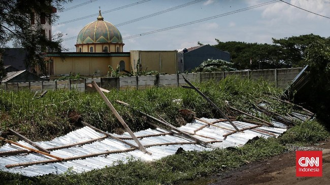Kota Depok siaga menghadapi potensi bencana akibat kondisi cuaca ekstrem menyusul hujan lebat disertai angin kencang dan hujan es beberapa hari terakhir.