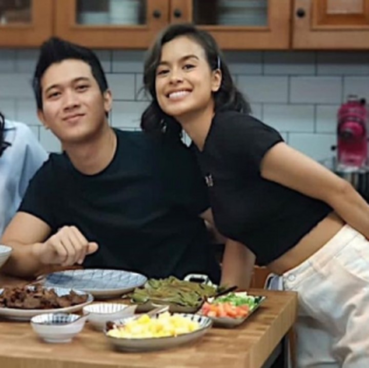 <p>Selamat untuk Demas dan Eva, kita doakan semoga segala urusan menjelang hari pernikahan mereka lancar selalu, ya. Aamiin. (Foto: Instagram @evacelia)</p>