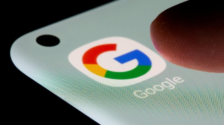 FILE PHOTO: Google app is seen on a smartphone in this illustration taken, July 13, 2021. REUTERS/Dado Ruvic/Illustration//File Photo