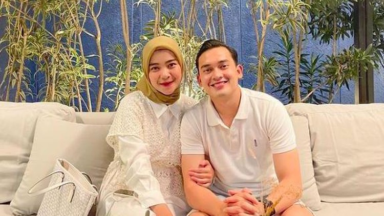 Ikbal Fauzi dan Novia Giana