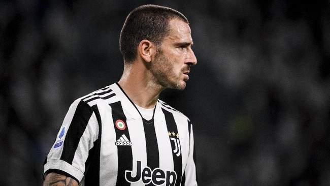Bek Juventus Leonardo Bonucci terlibat keributan dengan staf Inter Milan usai kalah 1-2 di Piala Super Italia.