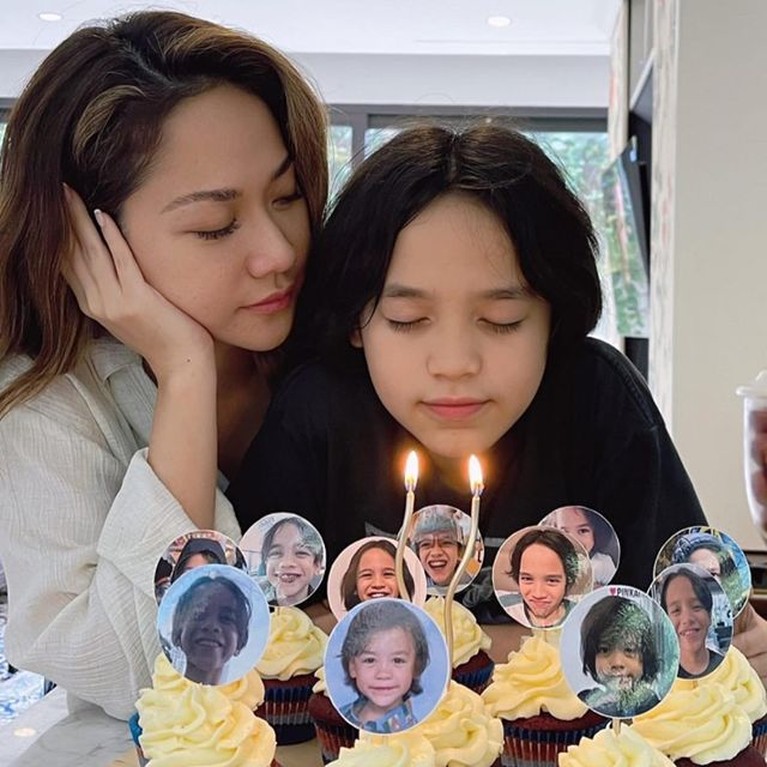 Kejutan Sederhana & Manis BCL Rayakan Ultah Noah yang ke-11 BCL memberikan kejutan sederhana dan manis di perayaan ulang tahun Noah putra semata wayang. Yuk intip momennya!