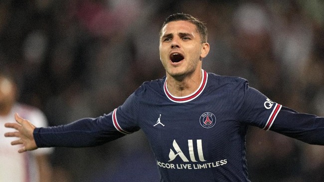 Penyerang Mauro Icardi kembali menjadi sorotan setelah menjadi pahlawan PSG saat melawan Olympique Lyon di Liga Prancis.