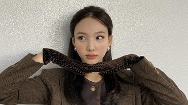 img-title Penguntit Rela Terbang ke Korea demi Ketemu Nayeon TWICE, Ini Kata Agensi