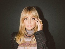 Nicole Richie Panik Rambutnya Terbakar saat Tiup Lilin Kue Ultah ke-40