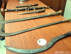 Ngeri! Aneka Senjata Mematikan Milik Pelajar Sukabumi Saat Tawuran