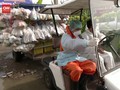 VIDEO: Biksu Thailand Berbagi Sembako Kala Krisis Covid