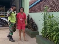 Aksi Anggota TNI Ciamis Joget Depan ODGJ Bugil Demi Bujuk Kenakan Baju