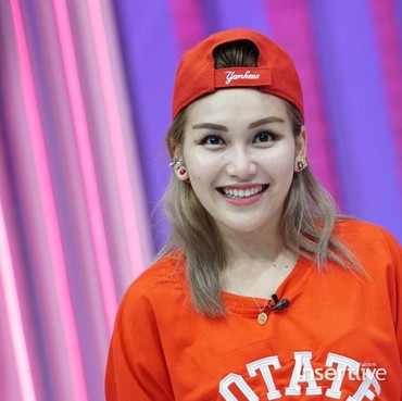 Ayu Ting Ting Kini Laporkan Akun Media Sosial KD