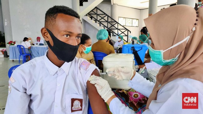 Salah satu tantangan pemerintah dan pihak sekolah di Papua Barat adalah masih banyaknya penolakan vaksinasi Covid dari siswa OAP.