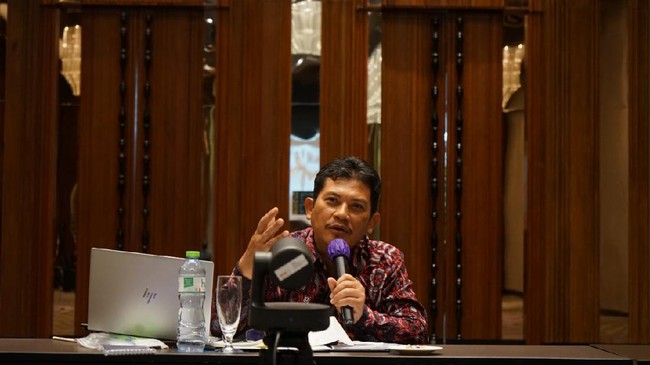 Dengan pengelolaan kefarmasian yang efektif dan efisien, program JKN-KIS diyakini dapat berjalan berkesinambungan dan bermanfaat bagi peserta.