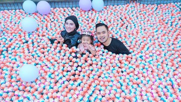 MEMBERI KADO MEWAH UNTUK BALITA