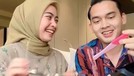 Ikbal Fauzi dan Novia Giana tengah berbahagia akan segera menjadi orang tua&period; Yuk intip kejutan romantis saat ia umumkan kehamilan&excl;