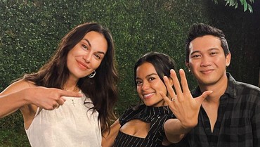 img-title Sophia Latjuba Bongkar Rencana Pernikahan Eva Celia